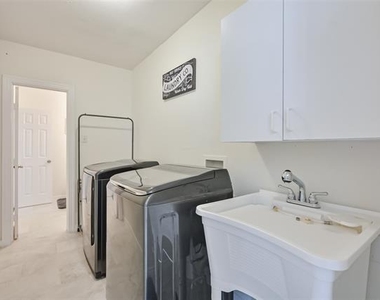 2735 Water Oak Drive - Photo Thumbnail 15