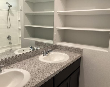 9104 Herringbone Drive - Photo Thumbnail 9
