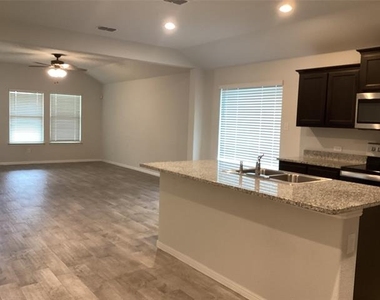 9104 Herringbone Drive - Photo Thumbnail 5