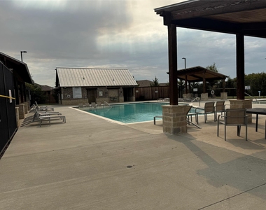 9104 Herringbone Drive - Photo Thumbnail 18