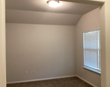 9104 Herringbone Drive - Photo Thumbnail 2