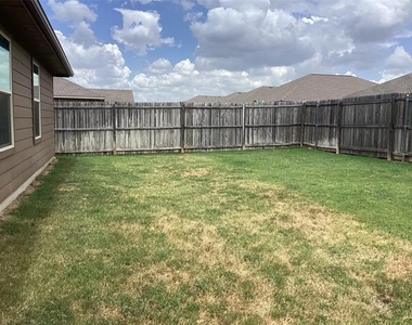 9104 Herringbone Drive - Photo Thumbnail 17