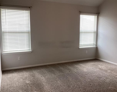 9104 Herringbone Drive - Photo Thumbnail 7