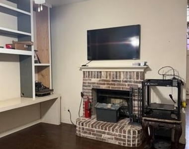 1137 Robin Circle - Photo Thumbnail 7