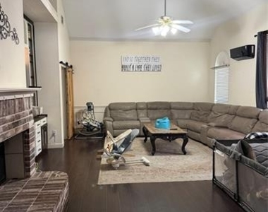 1137 Robin Circle - Photo Thumbnail 1