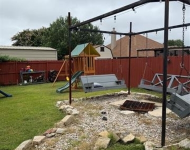 1137 Robin Circle - Photo Thumbnail 18
