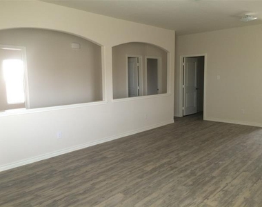 4208 Summersweet Lane - Photo Thumbnail 6
