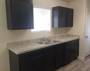 4208 Summersweet Lane - Photo Thumbnail 2