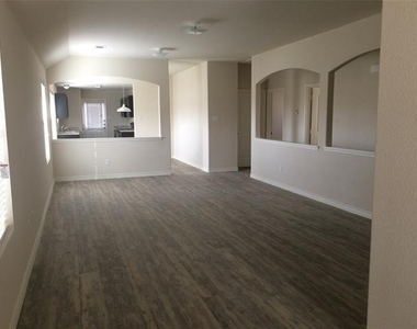 4208 Summersweet Lane - Photo Thumbnail 5
