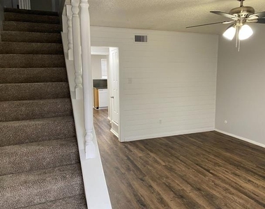 1604 Sun Valley Drive - Photo Thumbnail 8