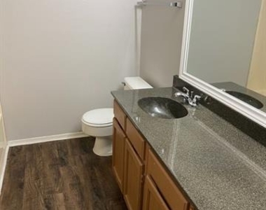1604 Sun Valley Drive - Photo Thumbnail 7