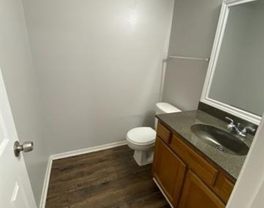 1604 Sun Valley Drive - Photo Thumbnail 3