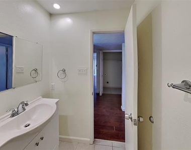 5045 Thompson Drive - Photo Thumbnail 15