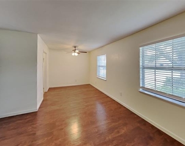 5045 Thompson Drive - Photo Thumbnail 6
