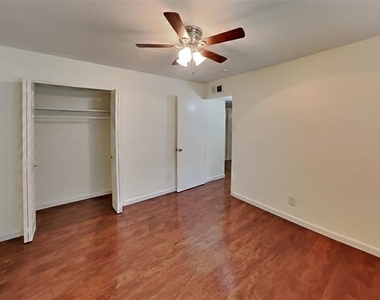 5045 Thompson Drive - Photo Thumbnail 14