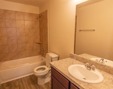 3924 Bonita Springs Drive - Photo Thumbnail 3