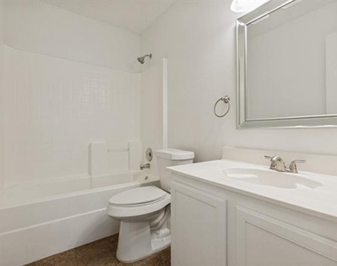 2508 Clear Brook Drive - Photo Thumbnail 15