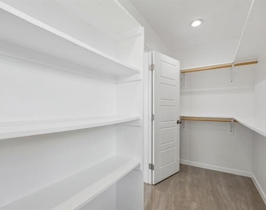 1312 Valley Street - Photo Thumbnail 12