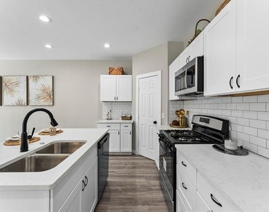 3907 Simonds Street - Photo Thumbnail 9