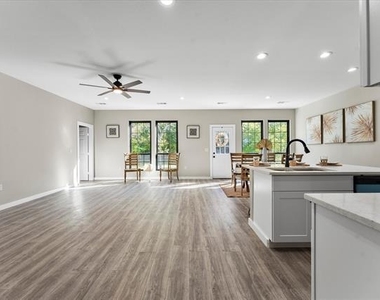 3907 Simonds Street - Photo Thumbnail 7