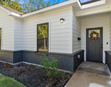 3907 Simonds Street - Photo Thumbnail 3