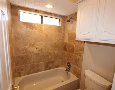 3504 Hilltop Lane - Photo Thumbnail 10