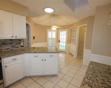 3504 Hilltop Lane - Photo Thumbnail 3