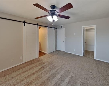 4212 Driscoll Drive - Photo Thumbnail 8