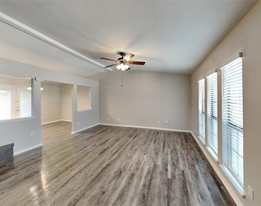4212 Driscoll Drive - Photo Thumbnail 2
