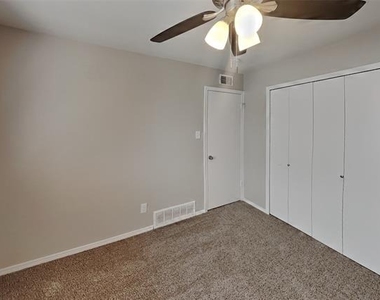 4212 Driscoll Drive - Photo Thumbnail 13
