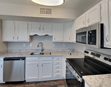 4212 Driscoll Drive - Photo Thumbnail 3