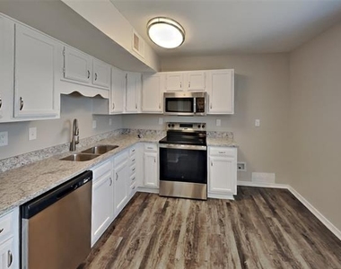 4212 Driscoll Drive - Photo Thumbnail 4