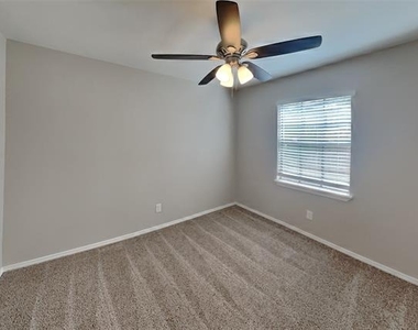 4212 Driscoll Drive - Photo Thumbnail 14