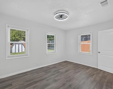 815 Wilson Drive - Photo Thumbnail 21