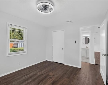 815 Wilson Drive - Photo Thumbnail 11