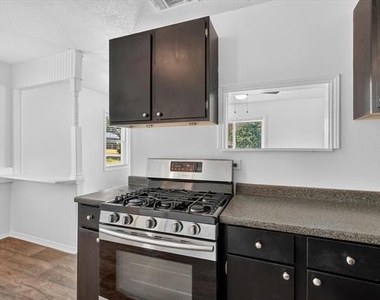 815 Wilson Drive - Photo Thumbnail 6
