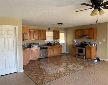 404 S Belknap Street - Photo Thumbnail 1
