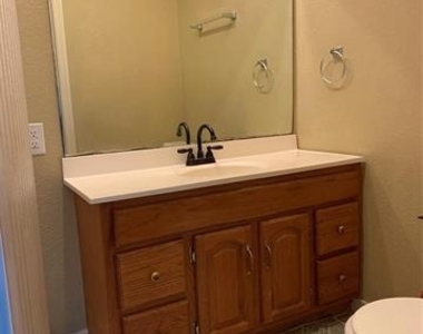 404 S Belknap Street - Photo Thumbnail 7