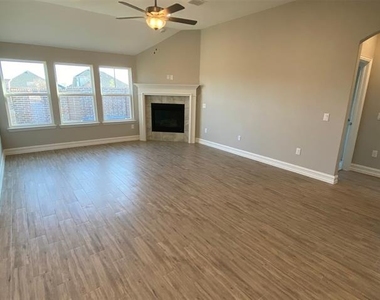 2816 Redbud Lane - Photo Thumbnail 16
