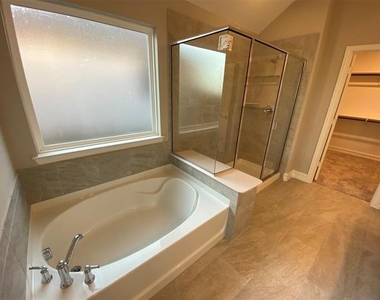2816 Redbud Lane - Photo Thumbnail 24
