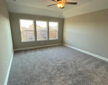 2816 Redbud Lane - Photo Thumbnail 19