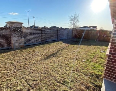 2816 Redbud Lane - Photo Thumbnail 30