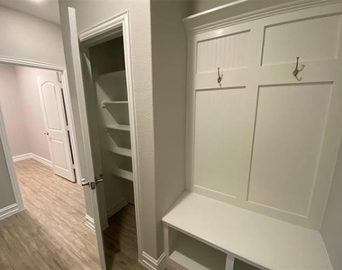 2816 Redbud Lane - Photo Thumbnail 27