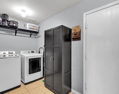 1110 Caroline Drive - Photo Thumbnail 16