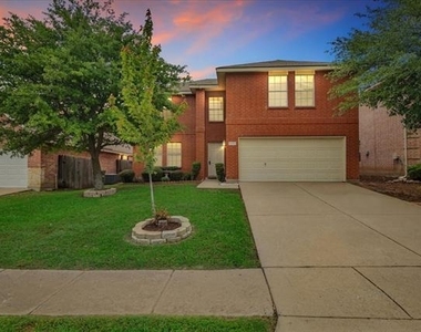 1110 Caroline Drive - Photo Thumbnail 4