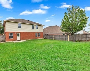 1110 Caroline Drive - Photo Thumbnail 5