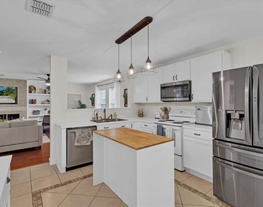 1110 Caroline Drive - Photo Thumbnail 13