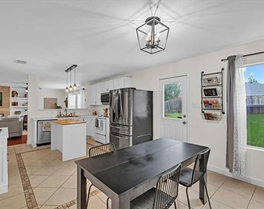 1110 Caroline Drive - Photo Thumbnail 15
