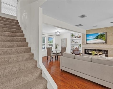 1110 Caroline Drive - Photo Thumbnail 2