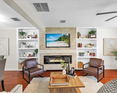 1110 Caroline Drive - Photo Thumbnail 11